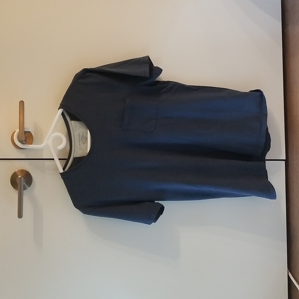 🎊SALE🎊 Banana Republic T-shirt 100% Cotton M